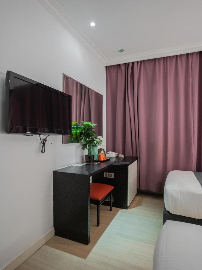 Hotel Floresta Chinatown 3*