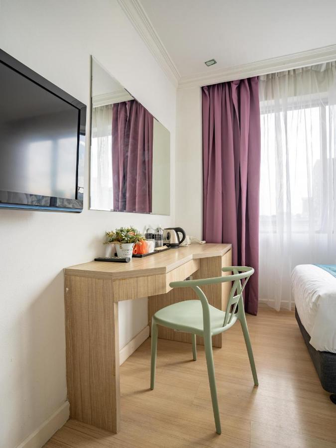 Hotel Floresta Chinatown 3*