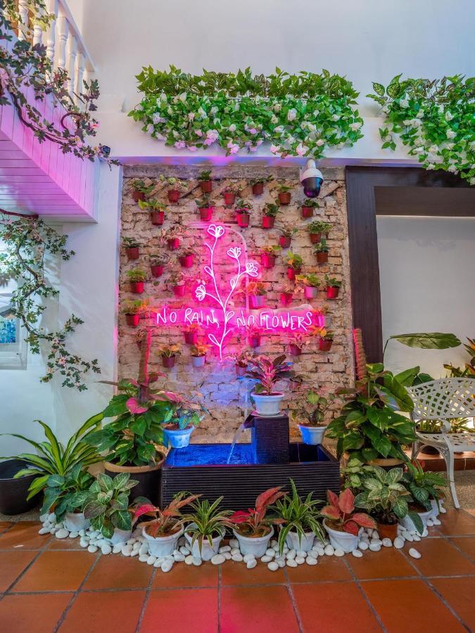 Hotel Floresta Chinatown 3*